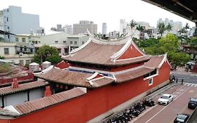 Temple Side Hostel