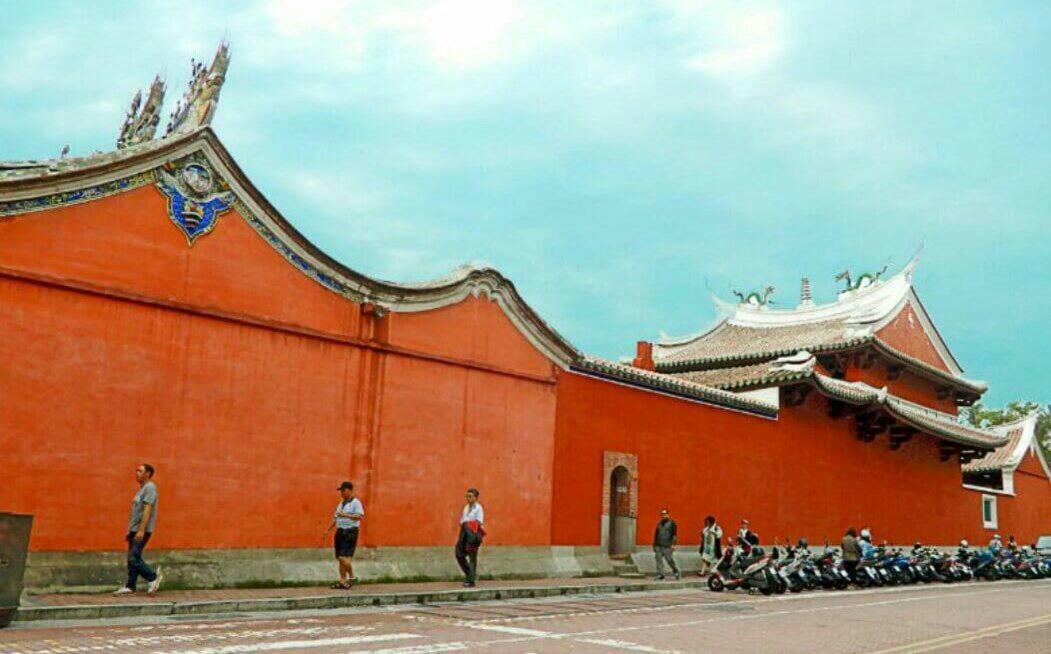 Temple Side Hostel 台南 エクステリア 写真